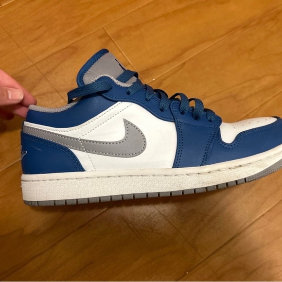 Unisex Nike Jordan 1 low true blue and cement gray - Picture 7 of 7